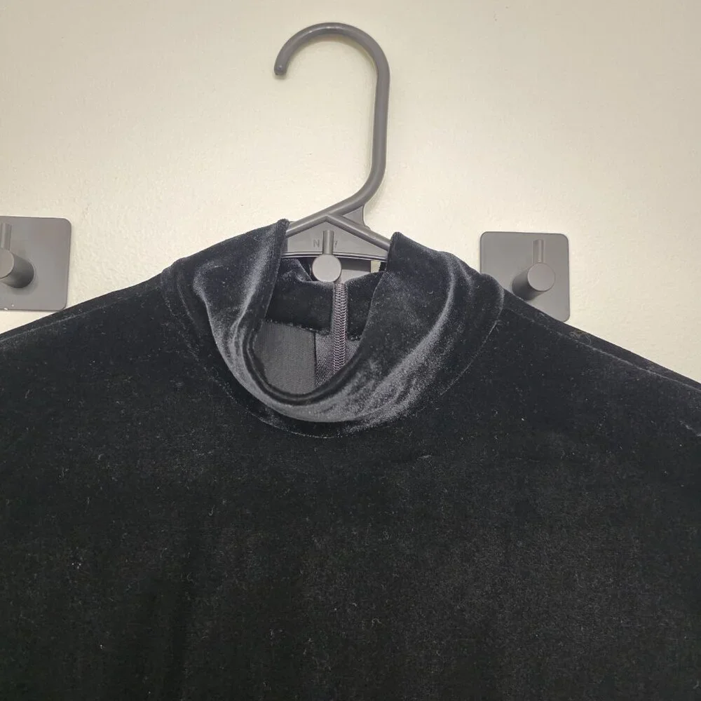 Linda Allard Ellen Tracy Women's Black Velvet Dress Size 4 - Picture 2 of 6